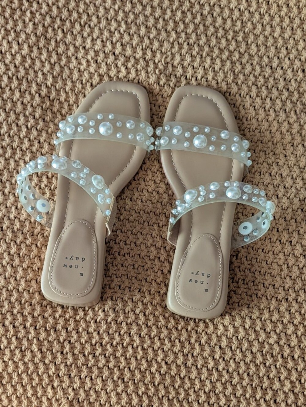 A New Day NWOT Pearl Flat Sabdals